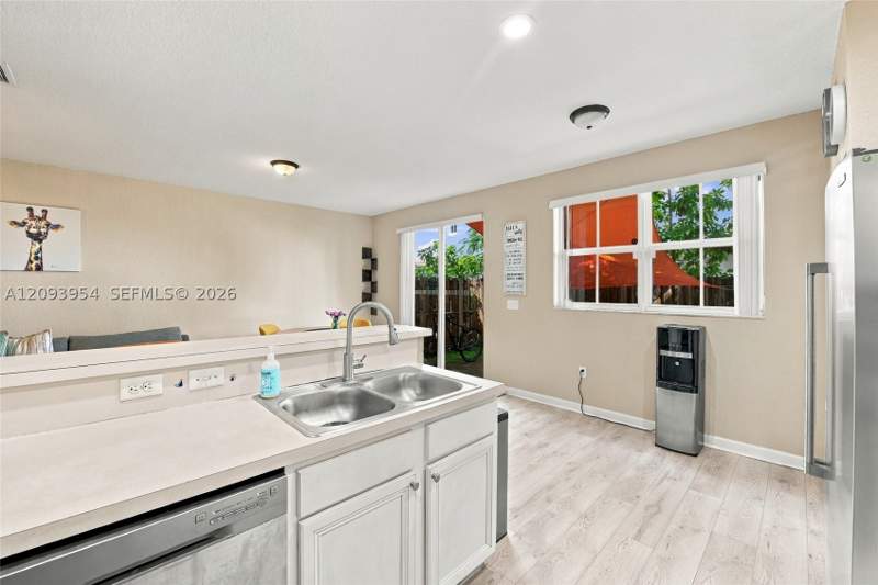 3 bedroom SingleFamilyResidence at 1025 NE 207th Ter, Ives Dairy Townhomes, Miami — photo 4