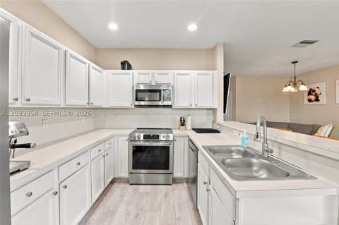 1025 NE 207th Ter, Miami FL - photo 6 of 43