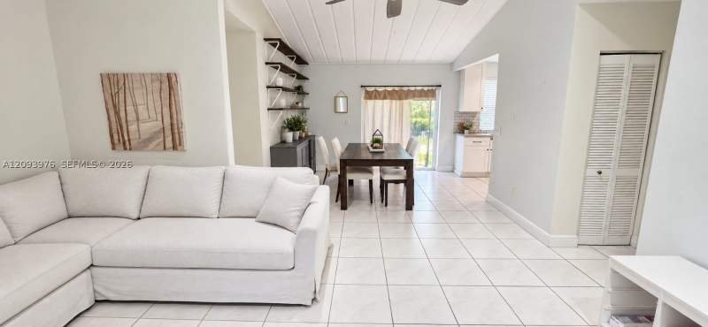 3 bedroom SingleFamilyResidence at 9760 SW 211th St, Aurora Park Sub, Cutler Bay — photo 5