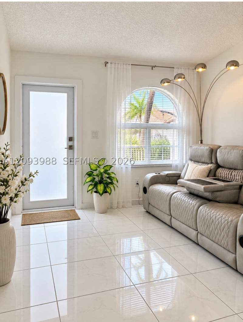 3 bedroom SingleFamilyResidence at 5920 W 20th Ln, Michelle Jardins, Hialeah — photo 5