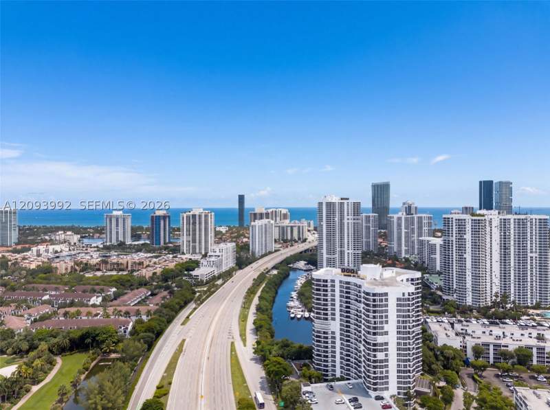 2 bedroom Condominium at 3400 NE 192nd St 2012, Mystic Pointe Tower 600 C, Aventura — photo 4