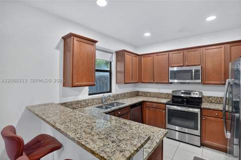 11249 NW 88th Ter, Doral FL - photo 12 of 44