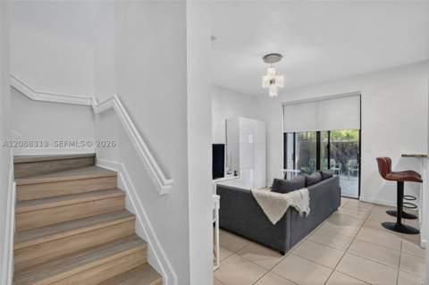 11249 NW 88th Ter, Doral FL - photo 7 of 44