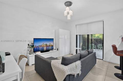 11249 NW 88th Ter, Doral FL - photo 8 of 44