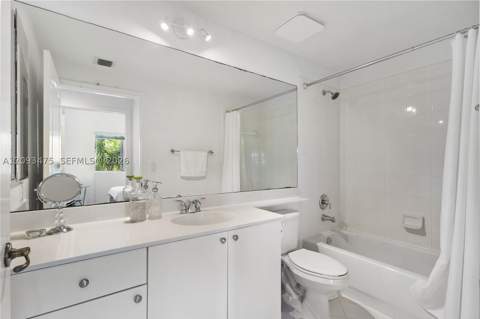 10770 NW 66th St 404, Doral FL - photo 23 of 34