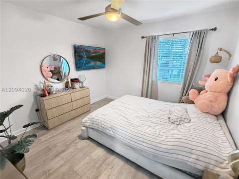 12061 SW 135th Ter, Miami FL - photo 18 of 41