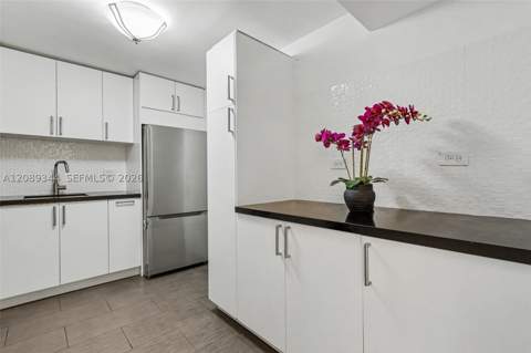 6039 Collins Ave 407, Miami Beach FL - photo 8 of 26