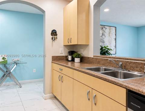 4205 NE 22nd Dr, Homestead FL - photo 10 of 59