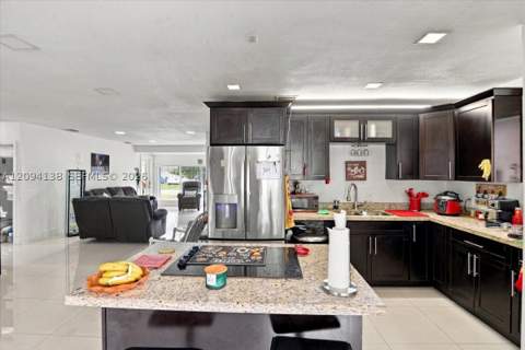 9625 Dominican Dr, Cutler Bay FL - photo 11 of 43
