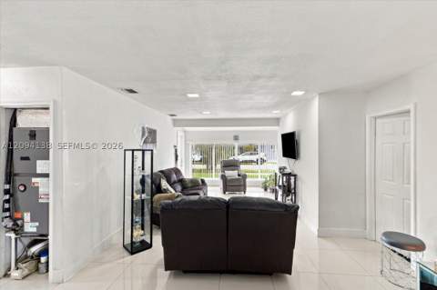 9625 Dominican Dr, Cutler Bay FL - photo 6 of 43