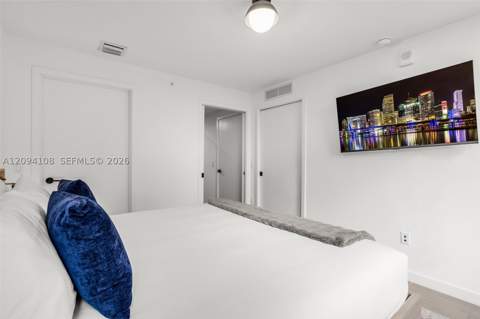 225 N Miami Ave 504, Miami FL - photo 17 of 55