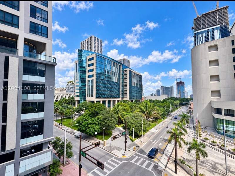 1 bedroom Condominium at 225 N Miami Ave 504, District 225, Miami — photo 3