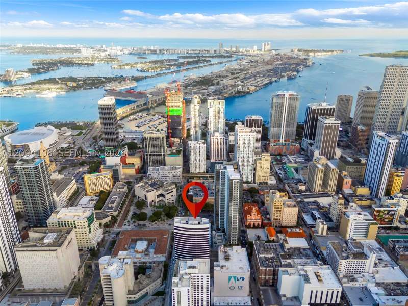 1 bedroom Condominium at 225 N Miami Ave 504, District 225, Miami — photo 4