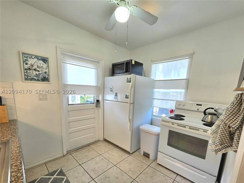 2 bedroom SingleFamilyResidence at 1220 NE 128th St, Hampshire Heath, North Miami — photo 5