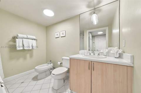 2951 S Bayshore Dr 512, Miami FL - photo 14 of 22