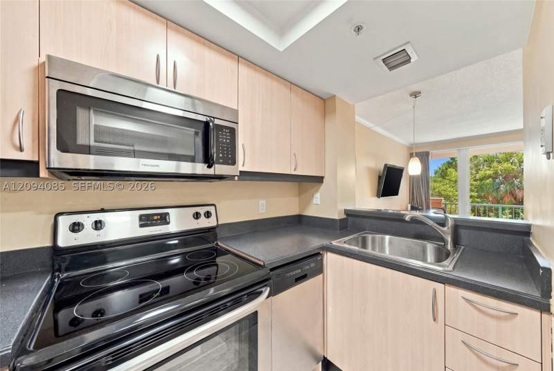 1 bedroom Condominium at 2951 S Bayshore Dr 512, The Mutiny Condo, Miami — photo 3