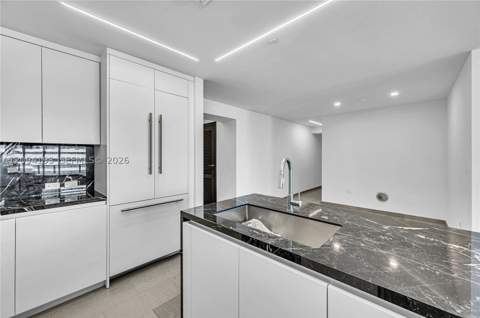 88 SW 7th St 806, Miami FL - photo 6 of 51