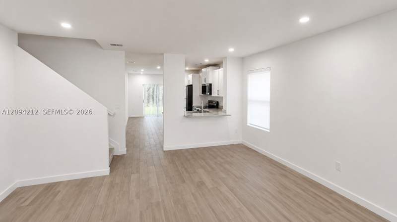 4 bedroom SingleFamilyResidence at 619 NE 4th St, Royal Homes West, Florida City — photo 3