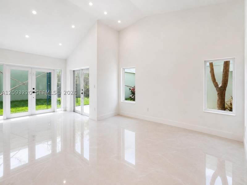 3 bedroom SingleFamilyResidence at 11708 SW 114th Ter, Towngate South Sec 1, Miami — photo 2