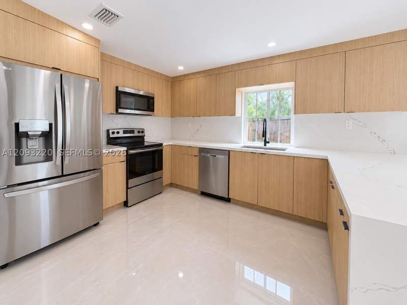 3 bedroom SingleFamilyResidence at 11708 SW 114th Ter, Towngate South Sec 1, Miami — photo 5