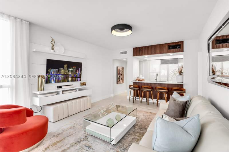 2 bedroom Condominium at 1500 Ocean Dr 707, 1500 Ocean Drive Condo, Miami Beach — photo 5