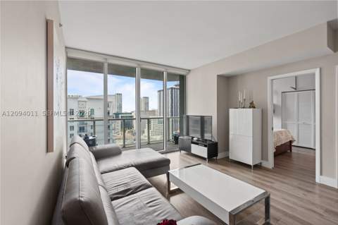 244 Biscayne Blvd 2410, Miami FL - photo 11 of 34