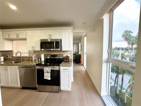 9721 E Bay Harbor Dr 5A, Bay Harbor Islands FL - photo 11 of 36