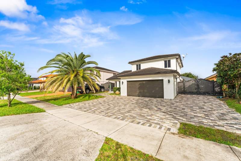 4 bedroom SingleFamilyResidence at 15015 NW 88th Court, West Lakes Gardens, Miami Lakes — photo 3
