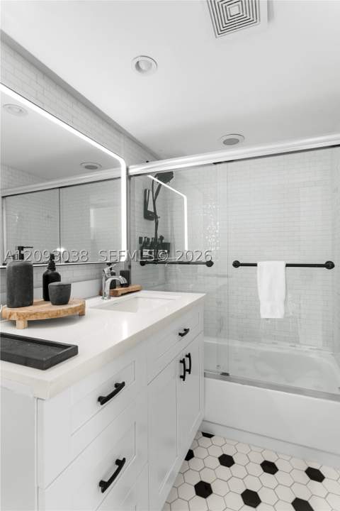 4301 Collins Ave 207, Miami Beach FL - photo 20 of 30