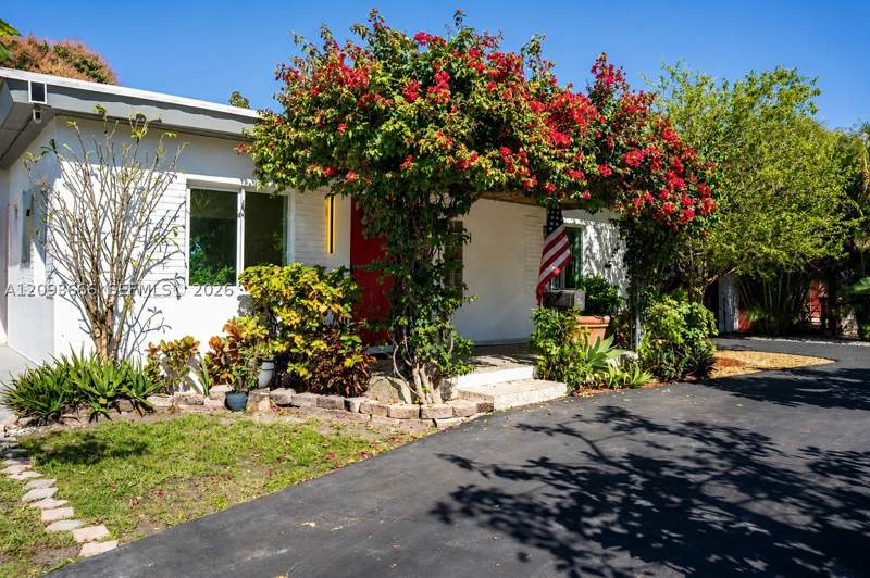 4 bedroom SingleFamilyResidence at 861 W 32nd St, West Hialeah Heights Amd, Hialeah — photo 2