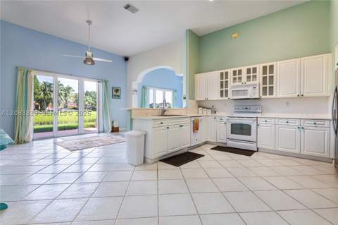 16637 SW 81st Ter, Miami FL - photo 13 of 35