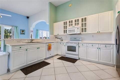16637 SW 81st Ter, Miami FL - photo 15 of 35