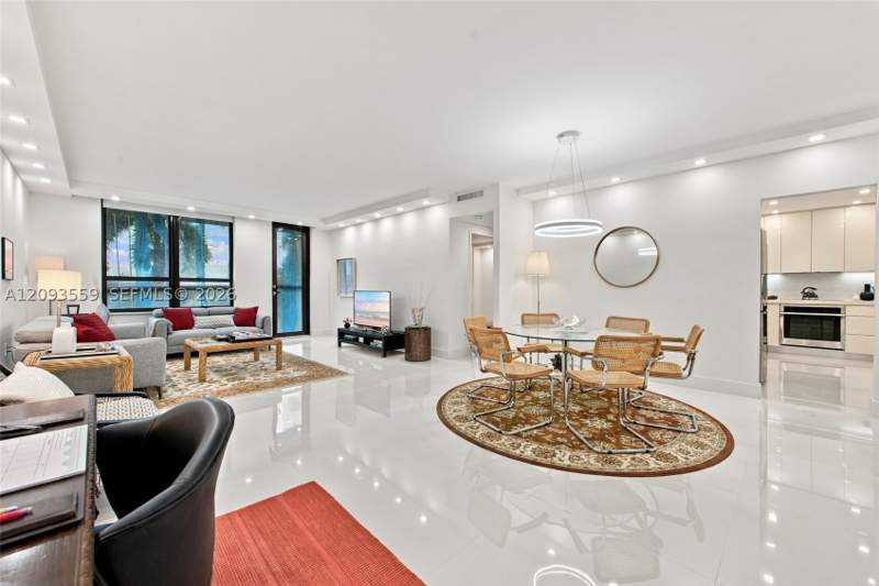 1 bedroom Condominium at 10185 Collins Ave 506, The Plaza Of Bal Harbour, Bal Harbour — photo 2