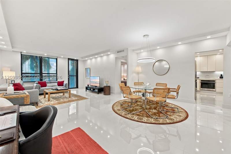 1 bedroom Condominium at 10185 Collins Ave 506, The Plaza Of Bal Harbour, Bal Harbour — photo 3
