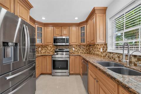 9410 SW 212th Ter, Cutler Bay FL - photo 17 of 83