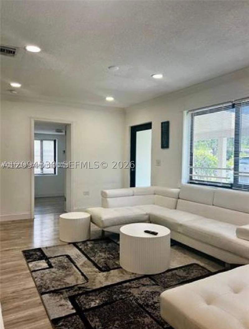 5 bedroom SingleFamilyResidence at 12040 N Miami Av, Overbrook Shores No-2, North Miami — photo 3