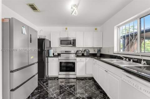 15815 SW 299th Ter, Homestead FL - photo 7 of 31