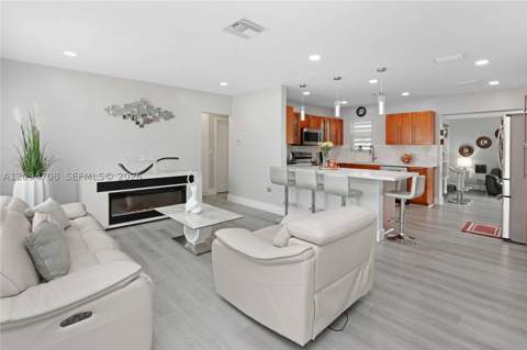 7280 SW 13th St, Miami FL - photo 8 of 31
