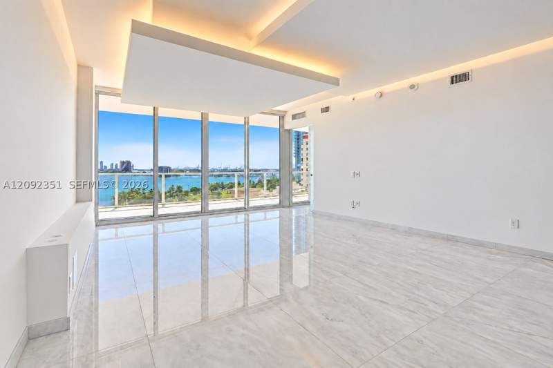 2 bedroom Condominium at 2020 N Bayshore Dr 1006, Paramount Bay Condo, Miami — photo 2