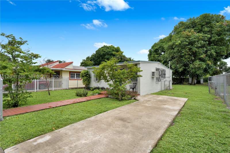 2 bedroom SingleFamilyResidence at 3170 NW 97th St, The Tropics Amd, Miami — photo 2
