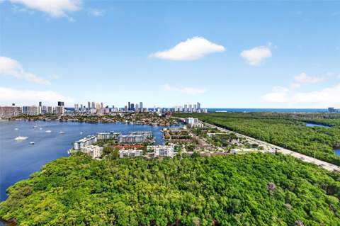 16385 Biscayne Blvd Lph17, North Miami Beach FL - photo 7 of 52