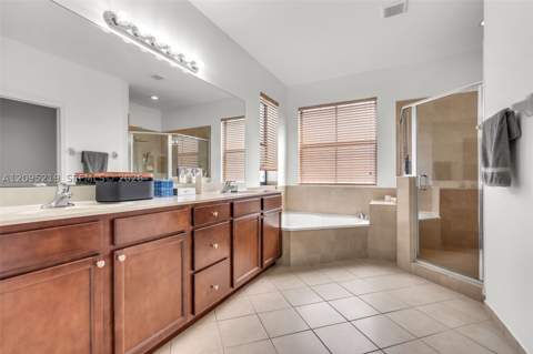 8818 W 33 Rd Ave, Hialeah FL - photo 21 of 44