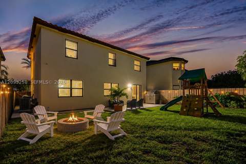 122 NE 27th Ave, Homestead FL - photo 9 of 82