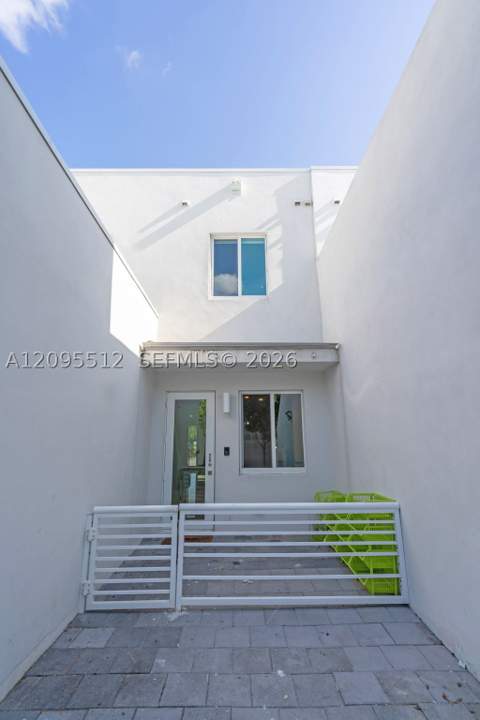10365 NW 66th St, Doral FL - photo 13 of 16