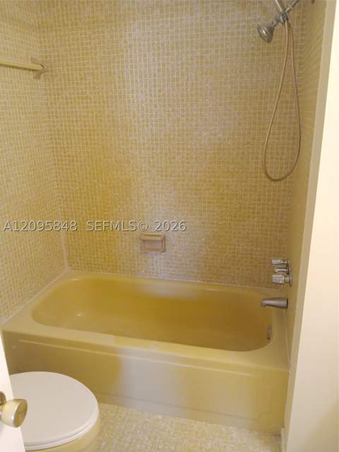 3545 NE 166th St 304, North Miami Beach FL - photo 17 of 24