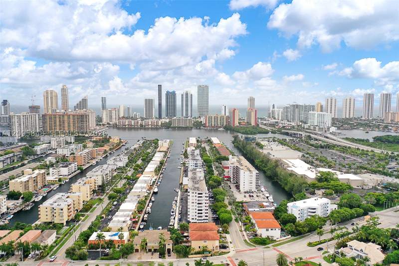 2 bedroom Condominium at 3545 NE 166th St 304, Coral Isle West Condo, North Miami Beach — photo 2