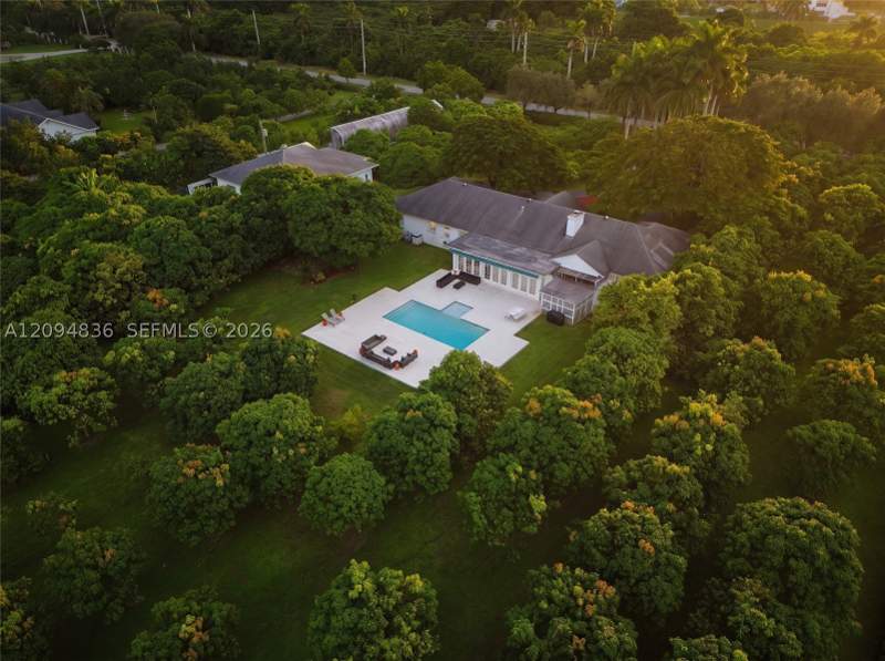 6 bedroom SingleFamilyResidence at 27950 SW 182nd Ave, Redland Estate, Homestead — photo 4
