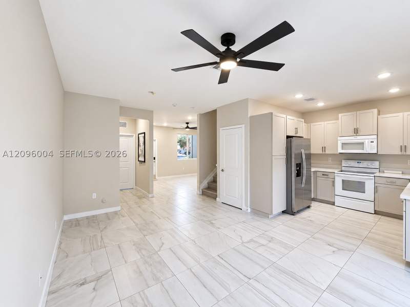 3 bedroom Townhouse at 2419 SE 11th St, Towns At Seascape, Homestead — photo 2