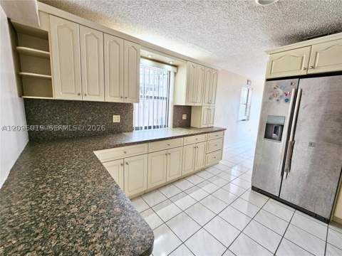 4596 E 8th Ct, Hialeah FL - photo 14 of 28