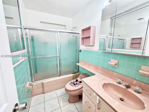 4596 E 8th Ct, Hialeah FL - photo 8 of 28